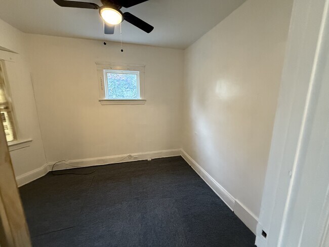 Foto del edificio - 2840 E 122nd St