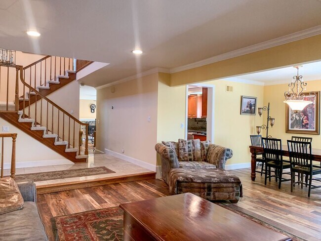 Building Photo - Alum Rock Park Hillside 4 Bedroom Home