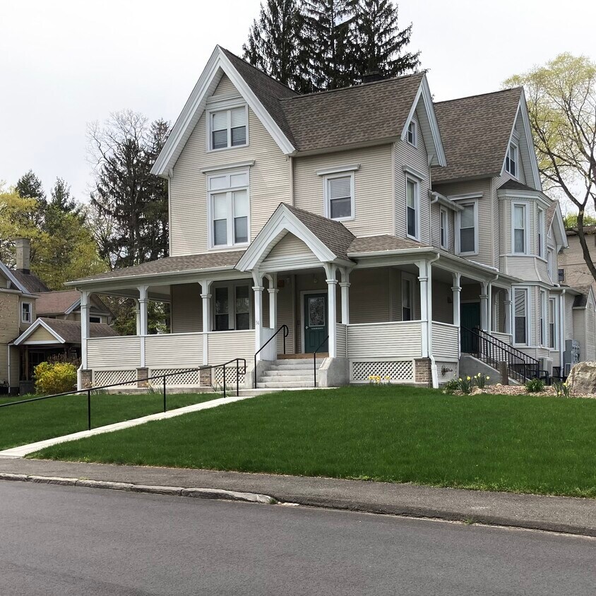 Foto principal - 56 Terrace Ave