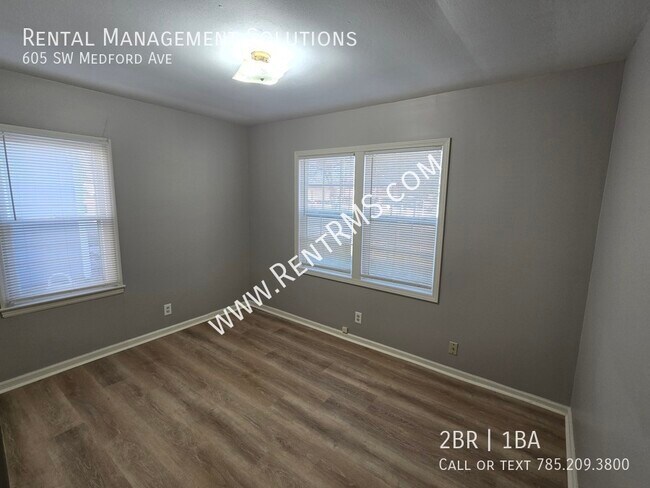 Foto del edificio - 605 SW Medford Ave