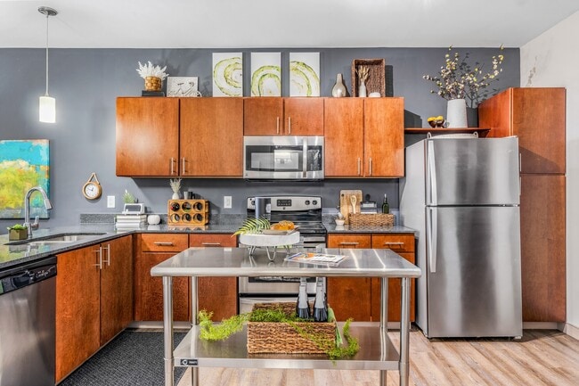 Building Photo - Highpoint on Columbus Commons