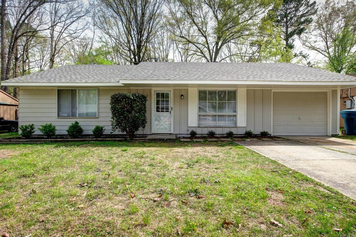 Primary Photo - 7815 Moore Dr