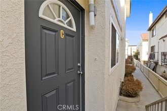 Building Photo - 112 N Primrose Ave