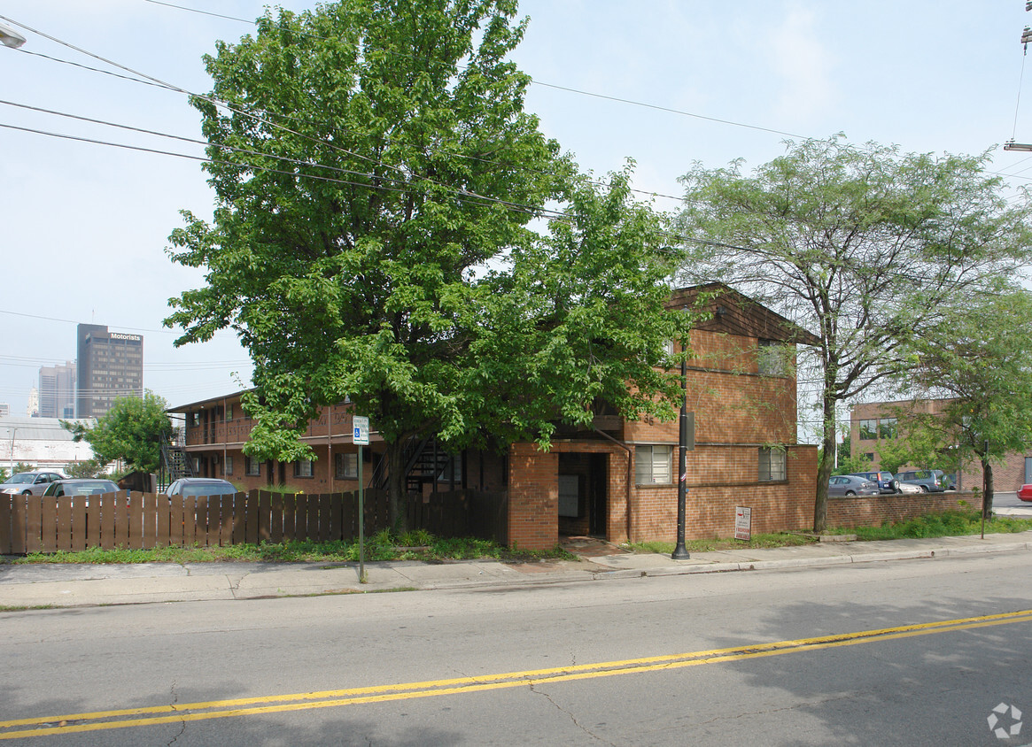Primary Photo - 35 Parsons Ave