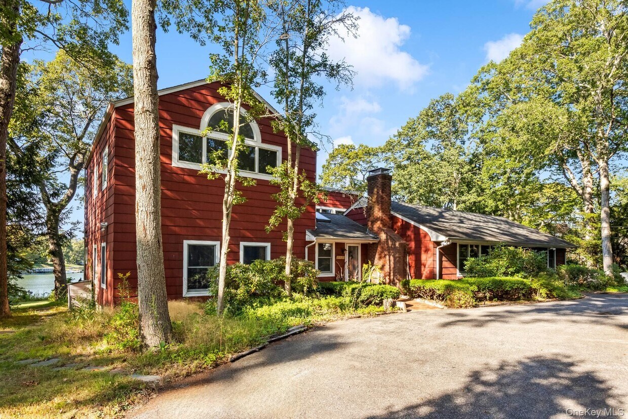 Primary Photo - 3693 Pine Neck Rd