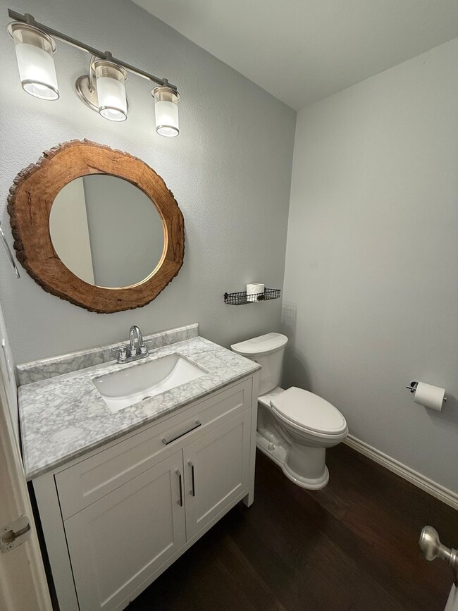 Foto del edificio - 2950 Crestline Dr