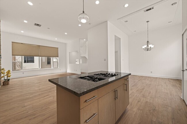 Foto del edificio - 724 Ruthven St