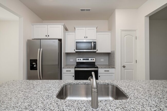 Building Photo - 2Bd/2.5ba Townhome for Rent Near Downtown Mooresville - ASK ABOUT OUR LEASING SPECIAL