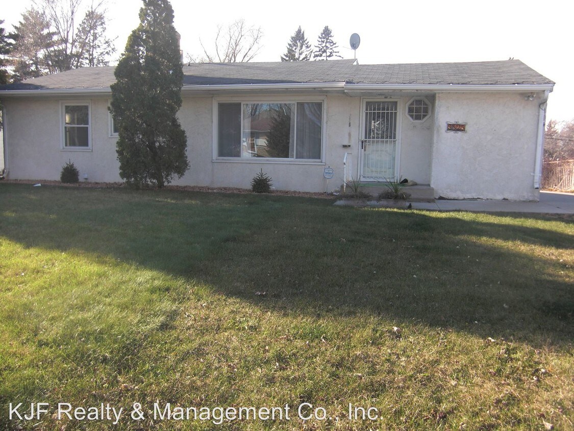 Primary Photo - 4 br, 2 bath House - 3525 Noble Avenue North