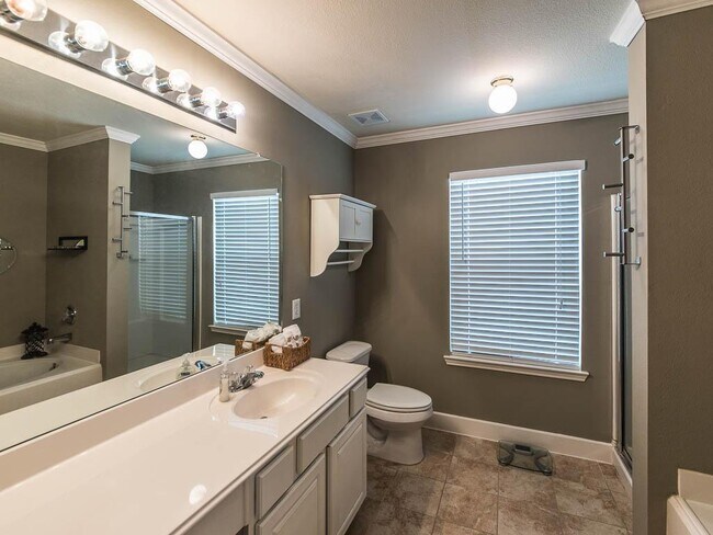 Foto del edificio - 11809 Longwood Garden Way