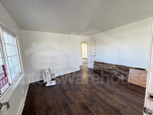 Foto del edificio - 3490 W Tennessee Ave