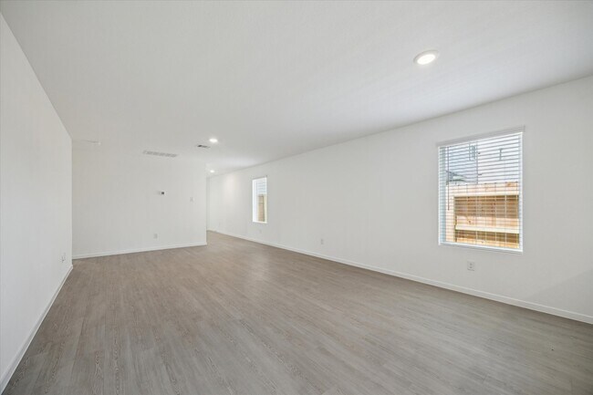 Building Photo - 18015 Valle Cupa Ln