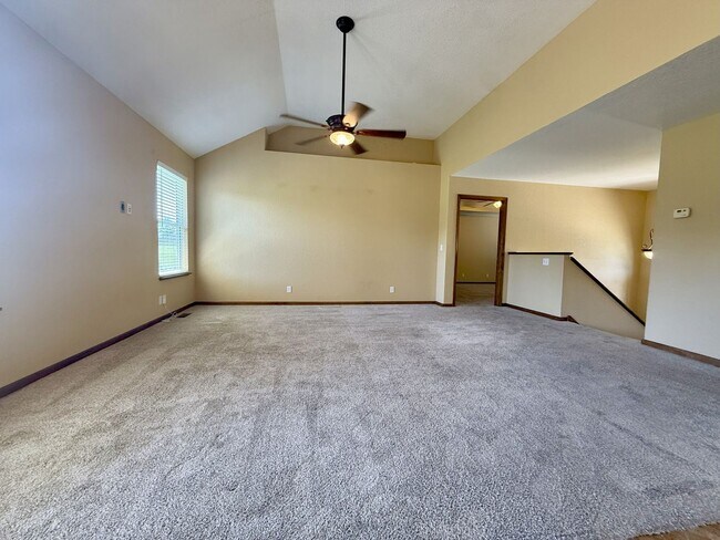 Foto del edificio - 2301 Magnolia Dr