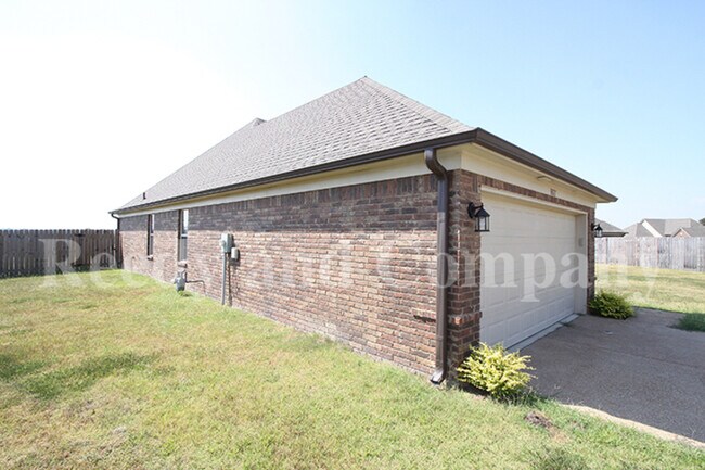 Building Photo - 5527 Mallard Pond Cv