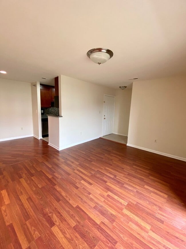 Photo - One Bedroom Condo in North Stafford