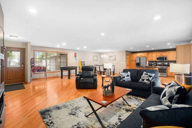 Foto del edificio - 242 Banbury Ave