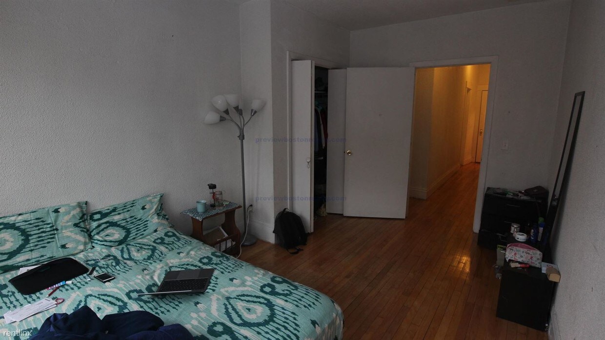 Primary Photo - 32 Reedsdale St