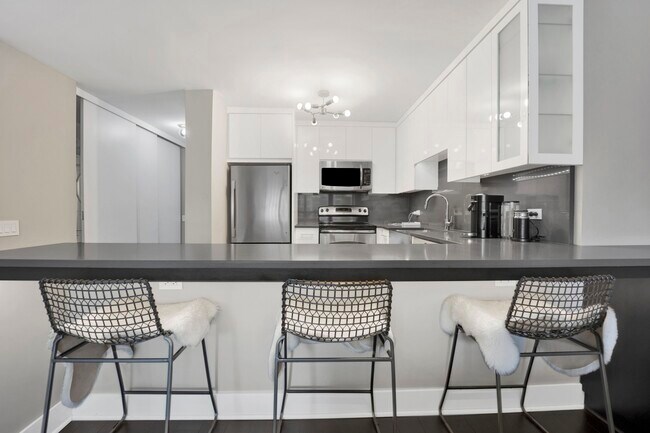 Foto del edificio - 30 E Huron St