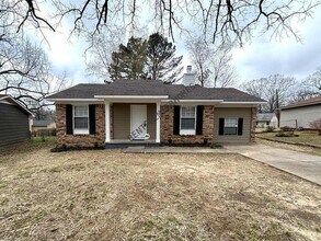 Building Photo - 210 Lonsdale Cir