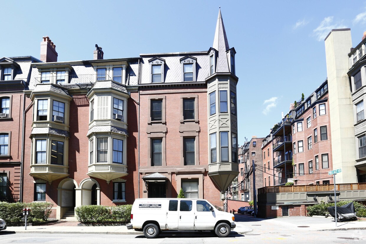 Foto del edificio - 304 Berkeley St