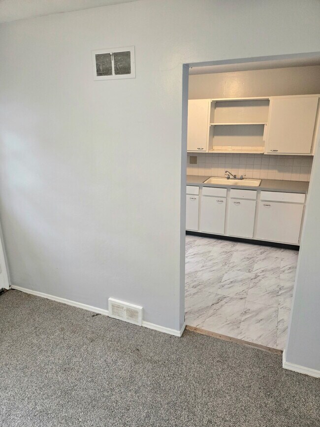 Foto del edificio - 7037 Paxton Rd