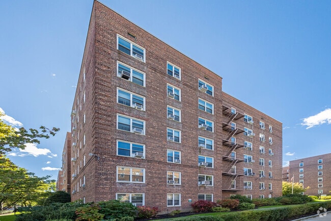 Building Photo - The Balfour