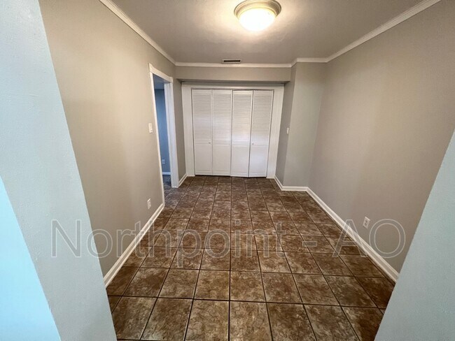 Foto del edificio - 7999 Cecil St
