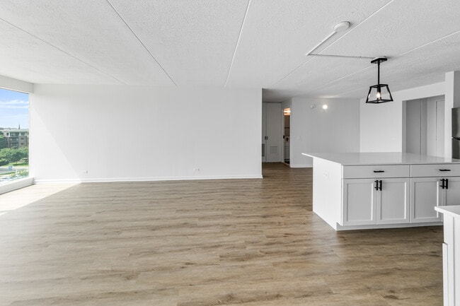 Building Photo - 1770 1st St