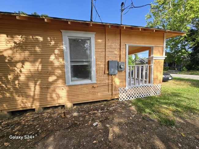 Building Photo - 755 Doucette Ave