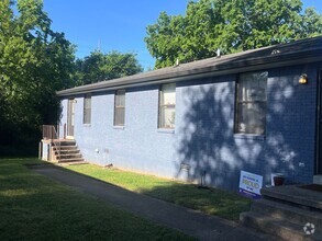 Building Photo - 206B Prince Ave