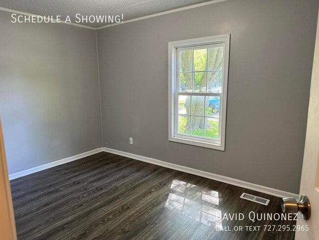 Building Photo - 116 Primrose Ln