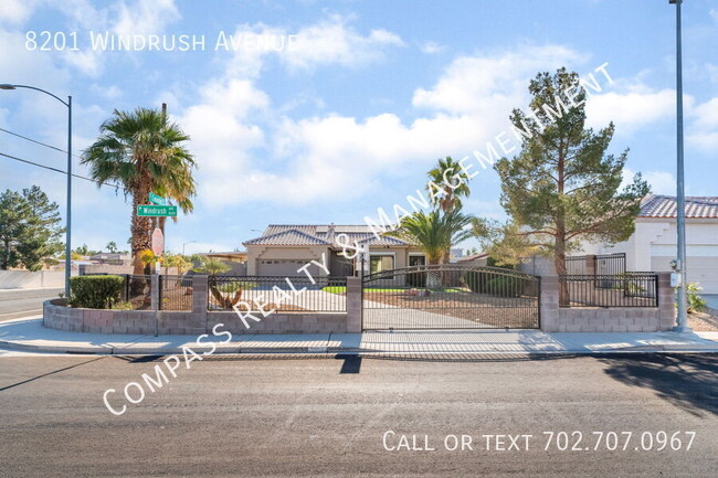 Foto del edificio - 8201 Windrush Ave