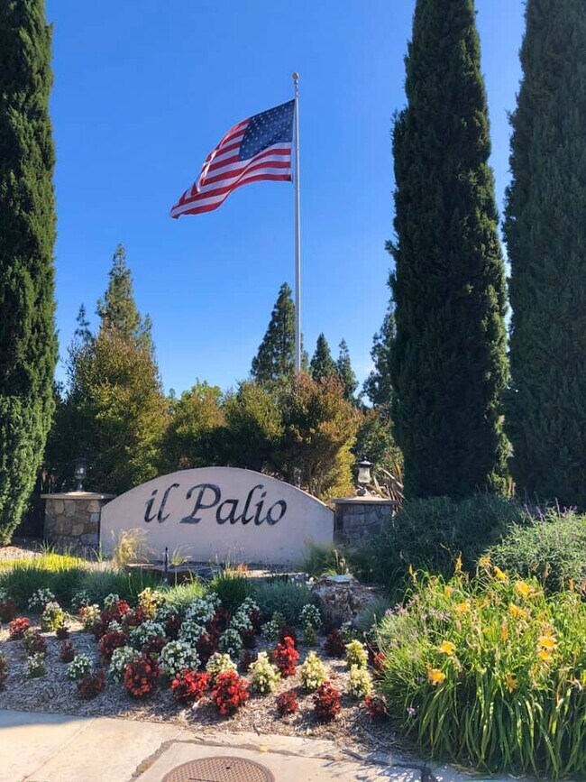 Entrada al complejo - 12035 Alta Carmel Ct