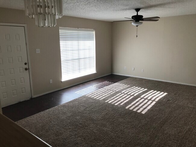Building Photo - 5318 Brookhollow Dr