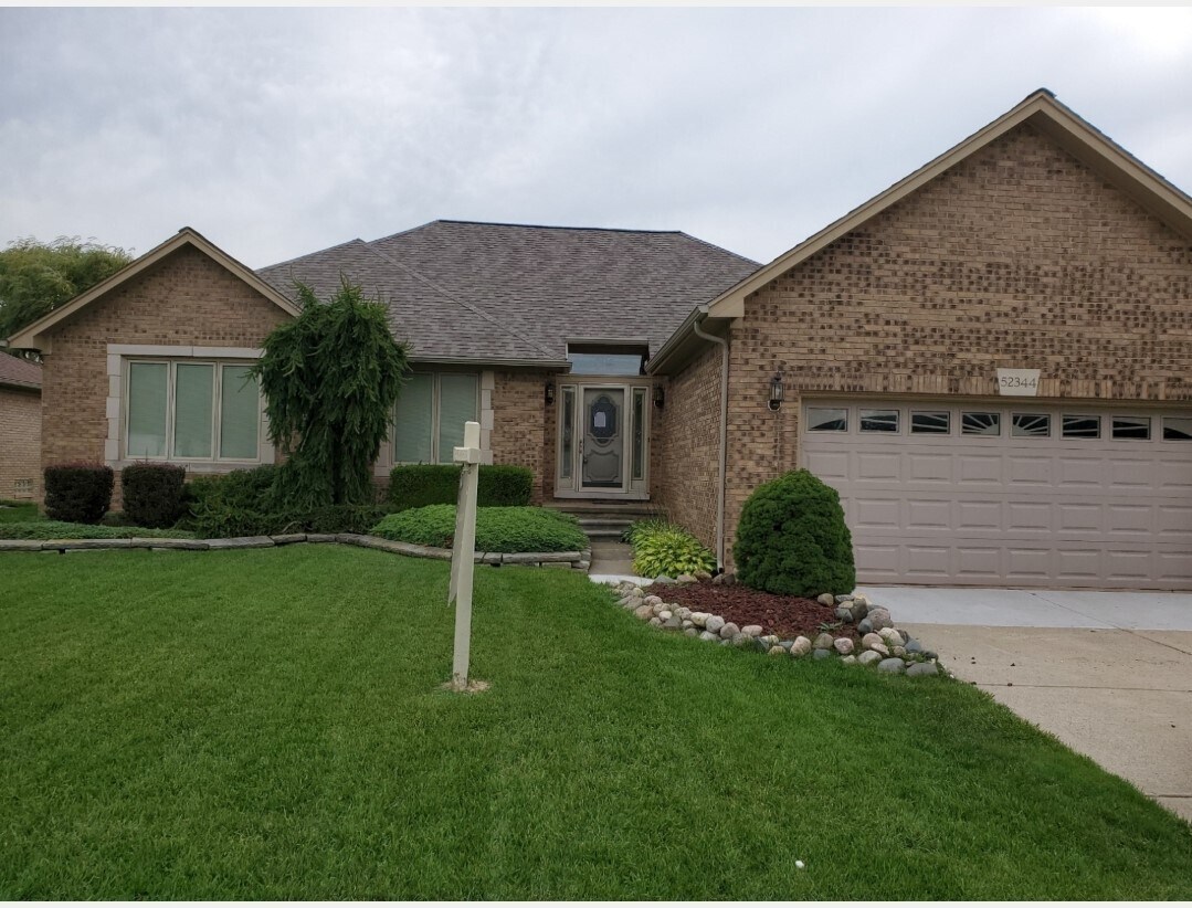 52344 Powderhorn Dr, MI 48042 House Rental in MI