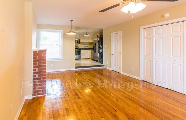 Building Photo - 109 Pulliam St