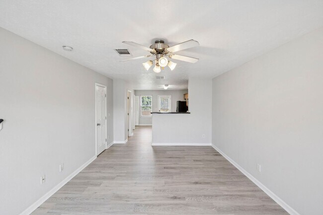 Foto del edificio - 340 Stewarts Landing Cir