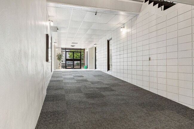 Building Photo - 310 N Michigan St