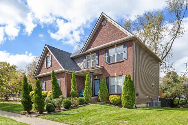 Building Photo - 2505 Eastway Dr