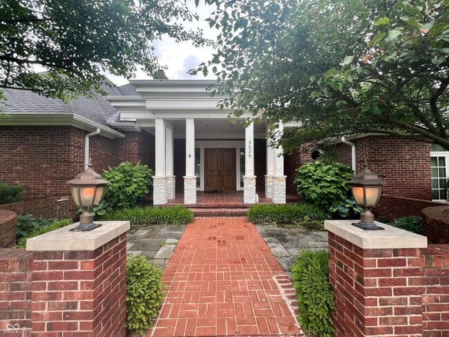 Building Photo - 9628 Summerlakes Dr