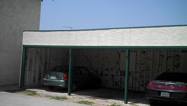 Carport - 1458-1462 W 36th St