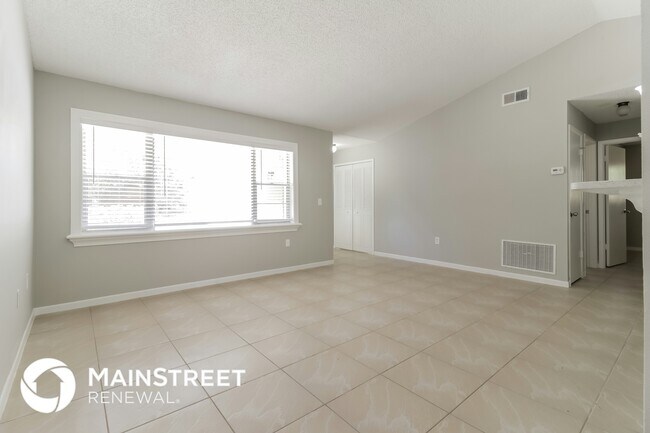 Building Photo - 3014 Windchime Cir W