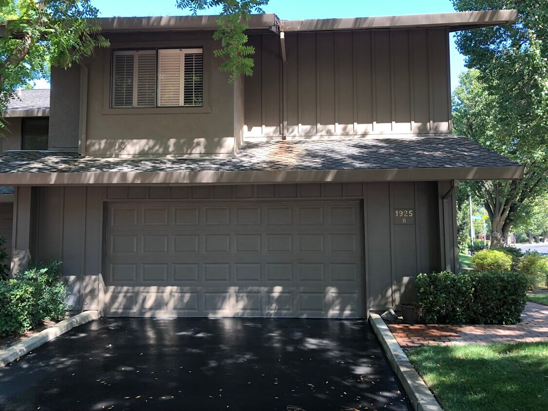 1925 Edgebrook Dr, Modesto, CA 95354 Townhome Rentals in Modesto CA