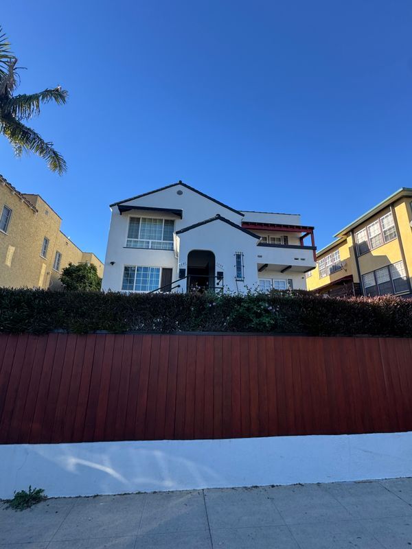 Foto del edificio - 1339 S Mansfield Ave