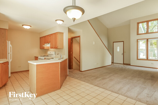Building Photo - 235 S Highland Dr