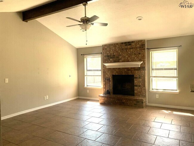 Building Photo - 4801 Lindale Dr