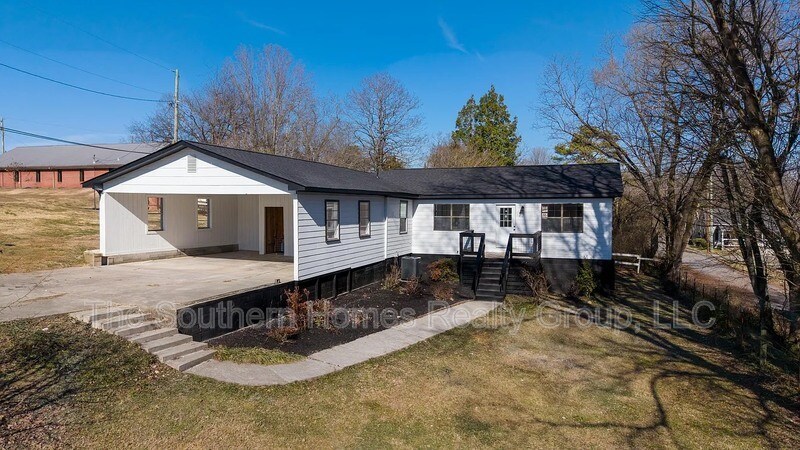 Primary Photo - 711 Walter St