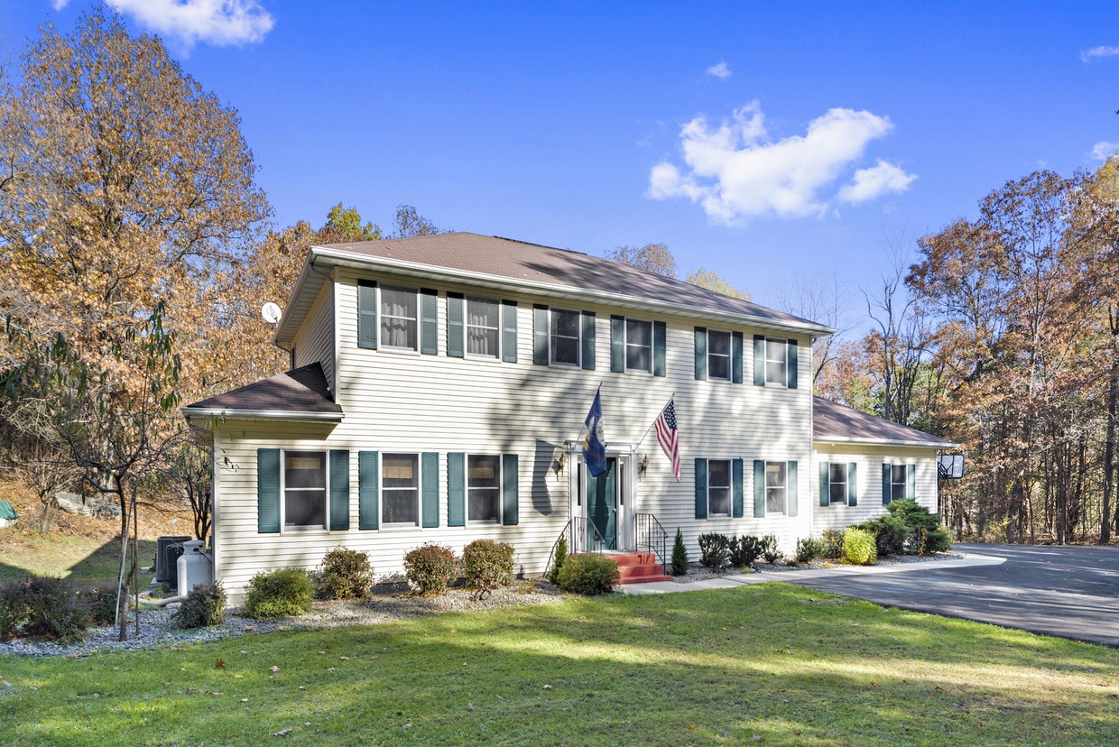 2 Valerie Dr, Chester, NY 10918 House Rental in Chester, NY