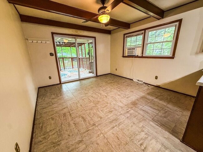 Building Photo - Spacious Ranch Home on Large Corner Lot Near North Hills