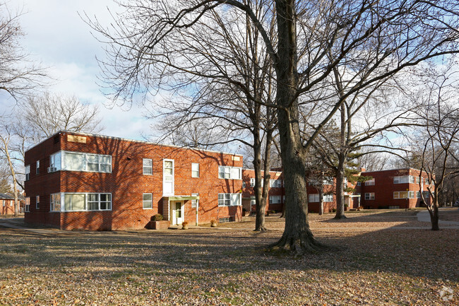 Foto del edificio - Pine Meadow Court Apartments